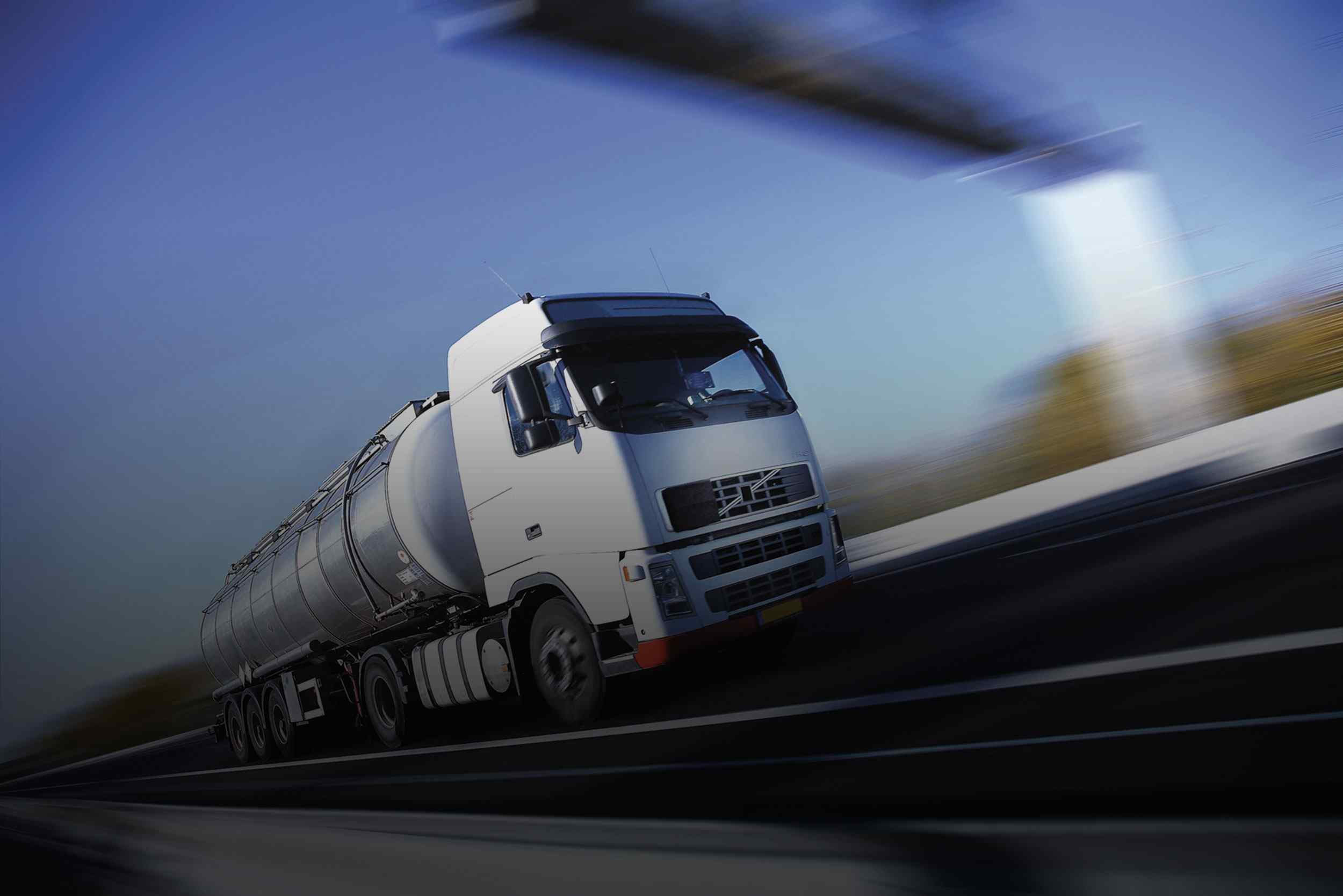../../wp-content/uploads/2015/09/White-Truck-single.jpg